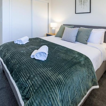 1 Bedroom 1 Bath, Executive Escape, Northlands Mall Christchurch Exterior foto