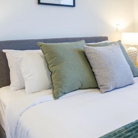 1 Bedroom 1 Bath, Executive Escape, Northlands Mall Christchurch Exterior foto
